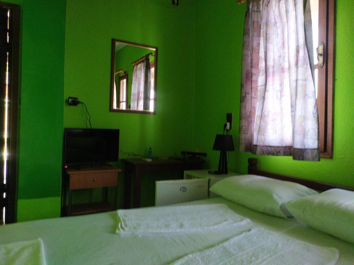 Double Studio Room By The Sea Tsagarada Exterior photo